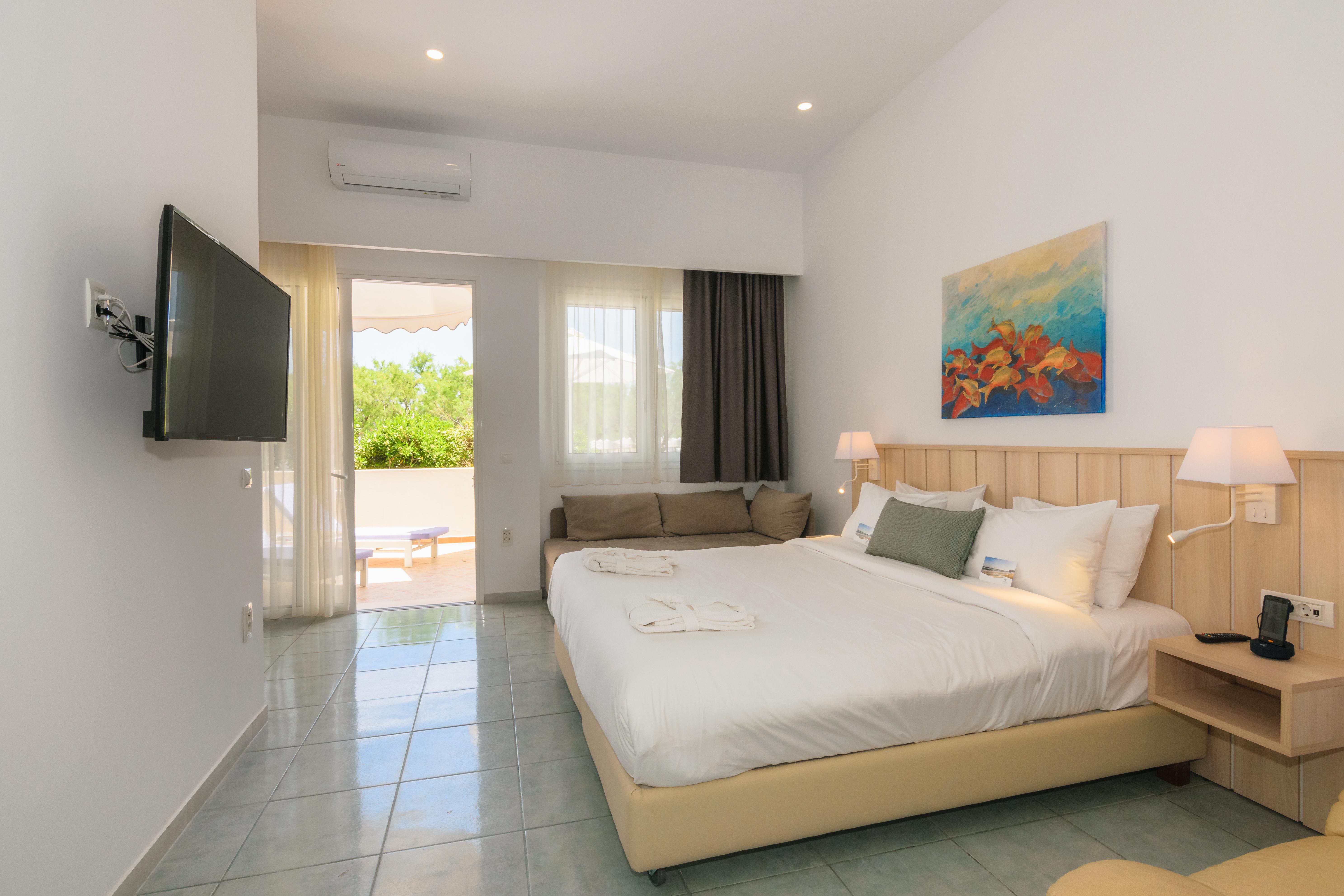 Hotel Iakinthos, 4*