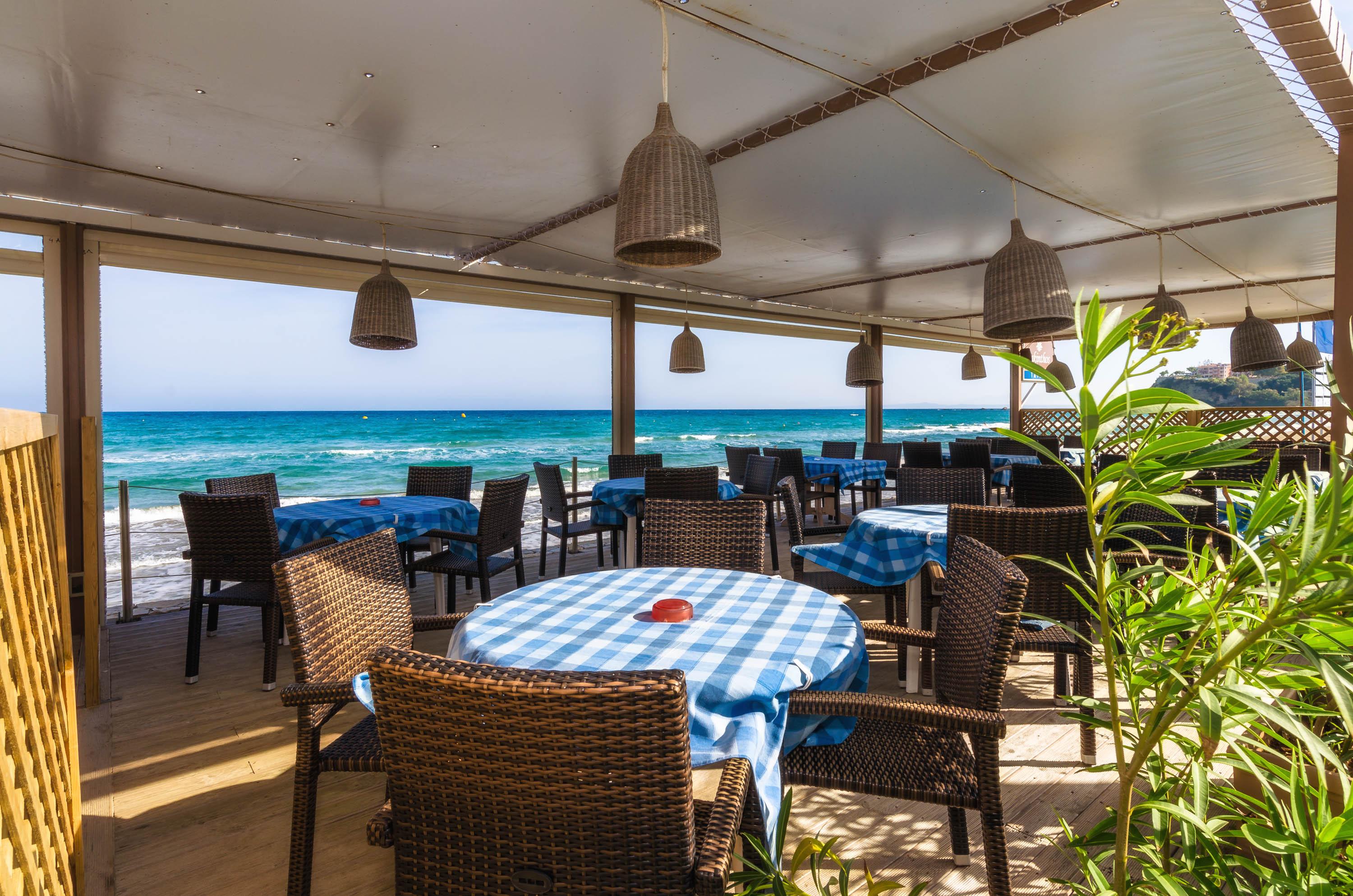 Iakinthos, Hotel 4*