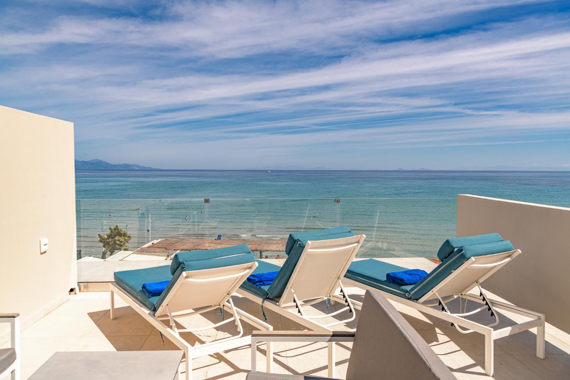 Hotel Iakinthos, 4*