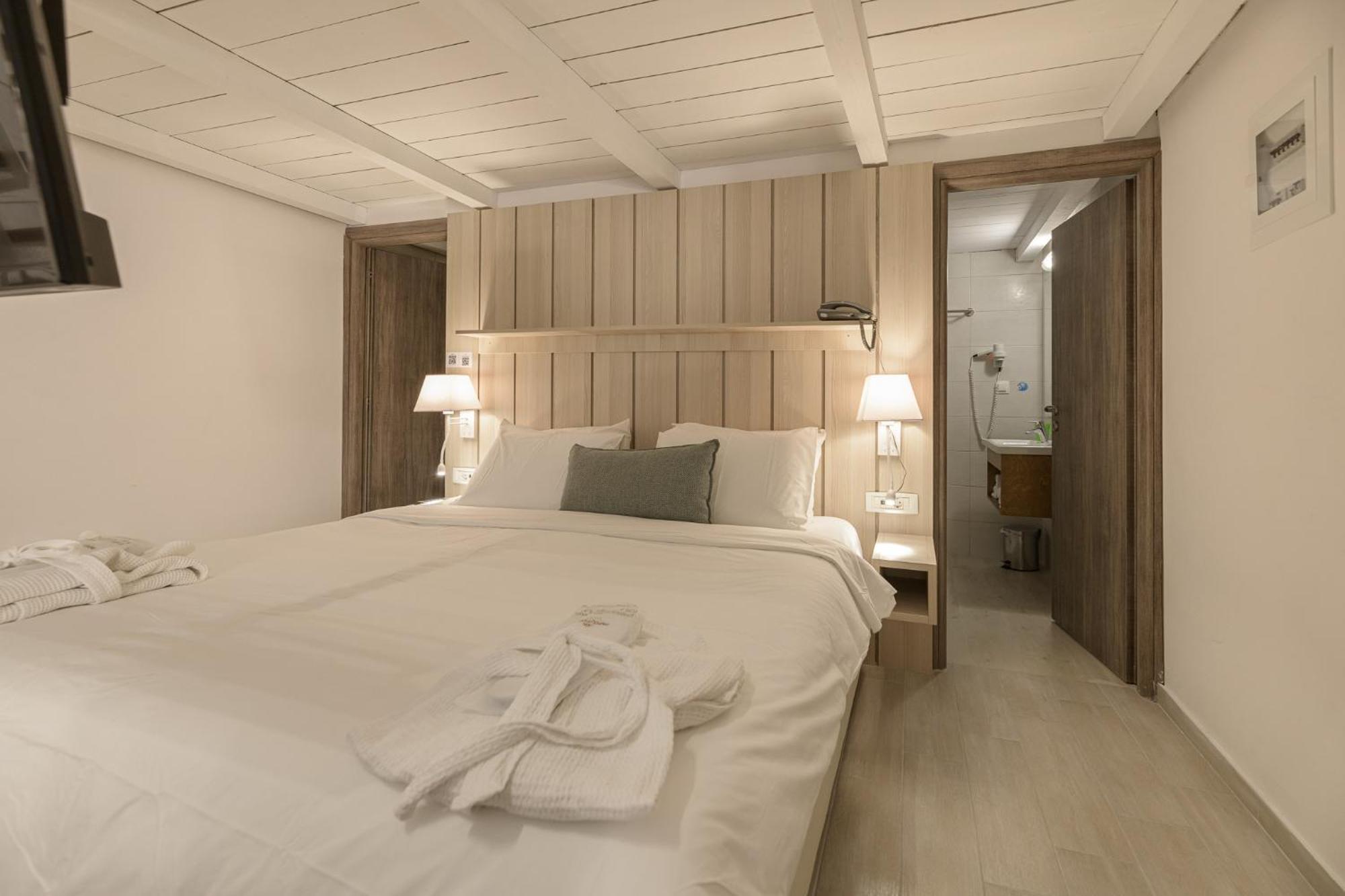 Hotel Iakinthos,