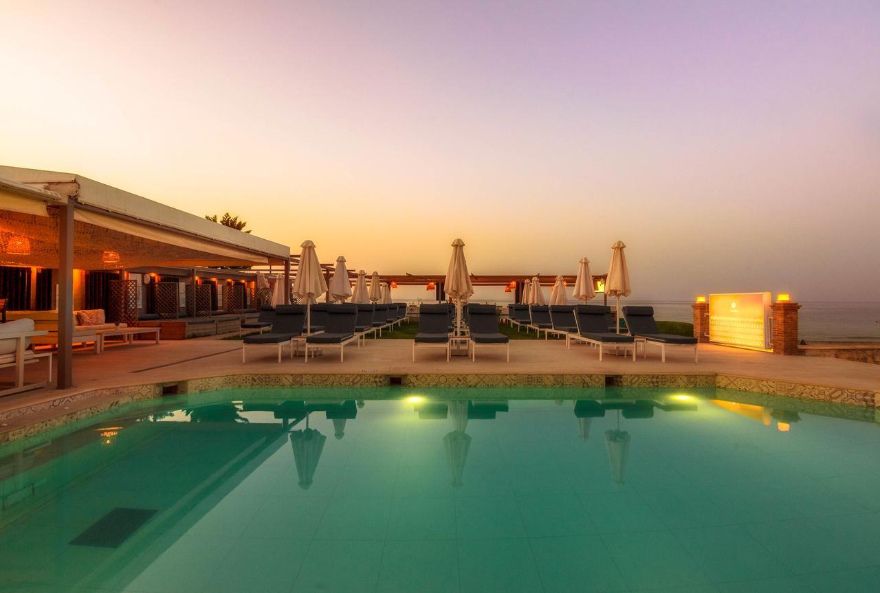 Hotel Iakinthos, Planos